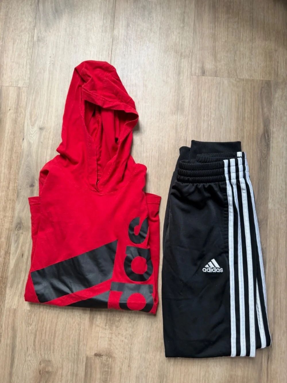 Adidas boys set size 10/12